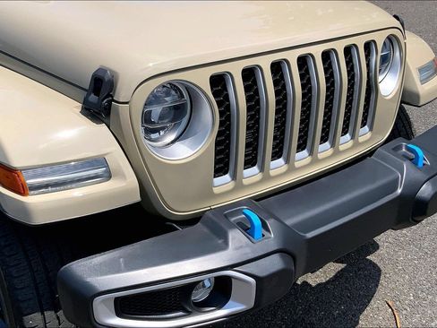 Certified 2022 Jeep Wrangler Unlimited Sahara w/ Cold Weather Group AWD/4WD image 31
