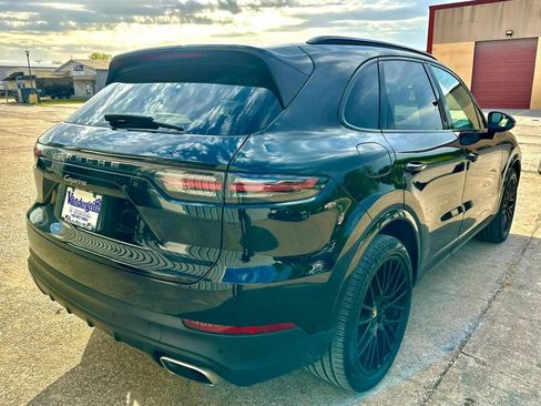 Used 2019 Porsche Cayenne AWD/4WD image 8