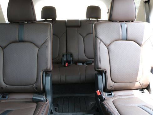 Used 2025 Honda Pilot Elite image 32