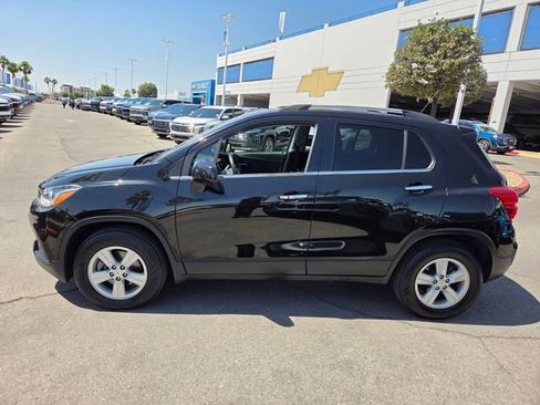 Certified 2020 Chevrolet Trax LT w/ LT Convenience Package AWD/4WD image 3