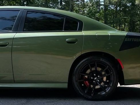 Used 2022 Dodge Charger Scat Pack w/ Daytona Edition Group RWD image 5