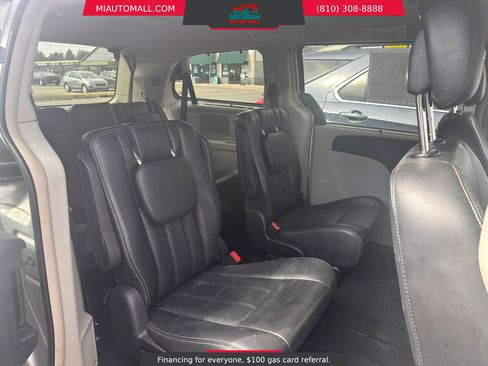 Used 2012 Chrysler Town & Country Touring-L w/ Entertainment Group #2 image 20