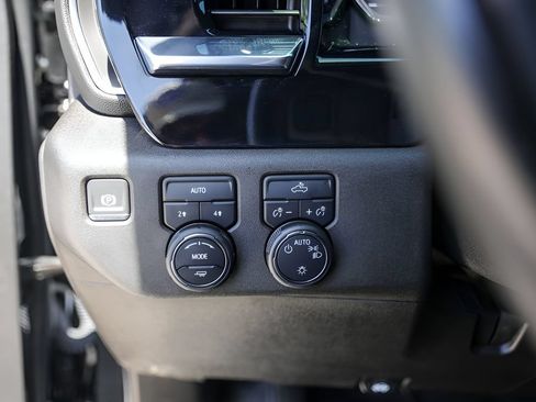 Used 2023 Chevrolet Silverado 1500 LT AWD/4WD image 16