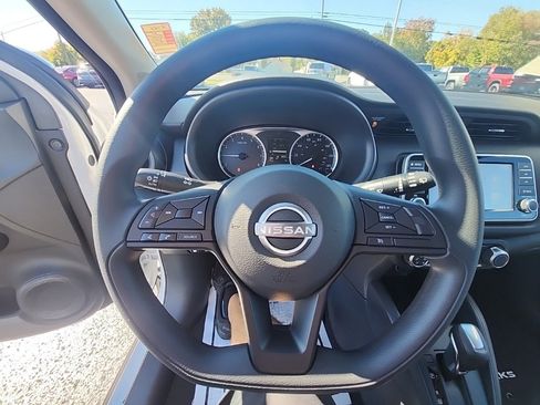 Used 2025 Nissan Kicks Play S image 22