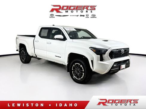 Certified 2024 Toyota Tacoma TRD Sport AWD/4WD image 1