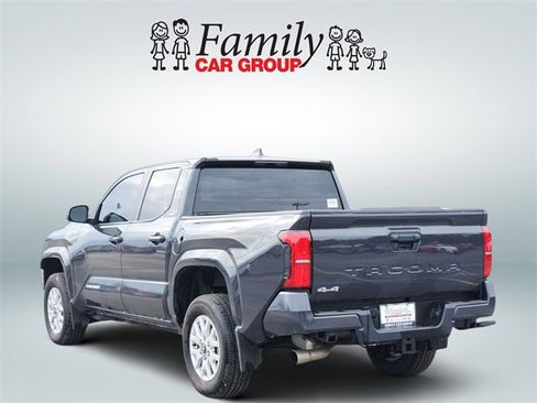 Certified 2024 Toyota Tacoma SR5 image 3