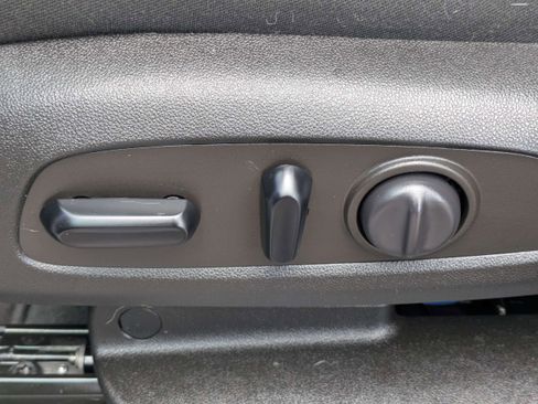 Used 2022 Chevrolet Equinox LT FWD image 18