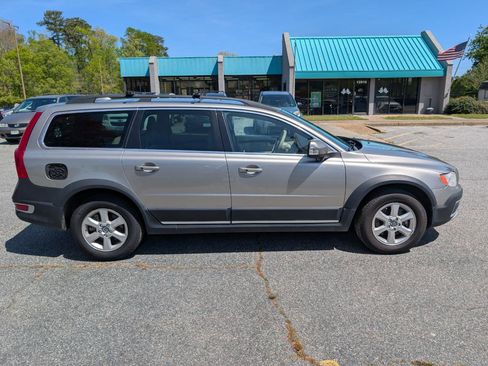 Used 2011 Volvo XC70 3.2 AWD/4WD image 9