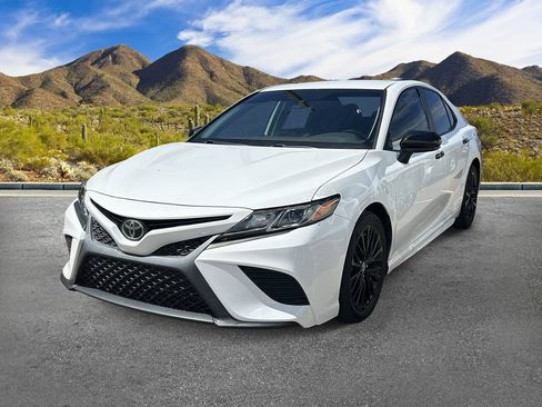 Used 2020 Toyota Camry SE FWD image 14
