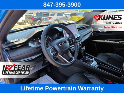 Used 2025 Jeep Compass Trailhawk AWD/4WD image 14