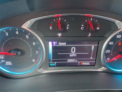 Used 2019 Chevrolet Traverse LT image 12