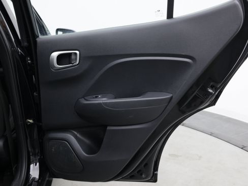 Used 2024 Hyundai Venue SEL FWD image 34