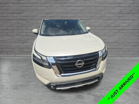 Used 2022 Nissan Pathfinder Platinum w/ Lighting Package (N93) AWD/4WD image 1