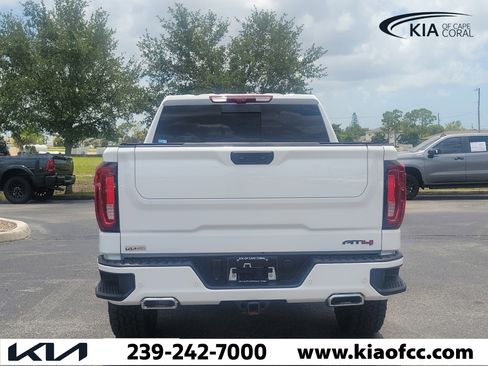 Used 2025 GMC Sierra 1500 AT4 w/ AT4 Premium Package AWD/4WD image 5