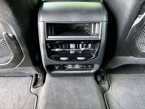Used 2023 Jeep Grand Cherokee Overland AWD/4WD image 17