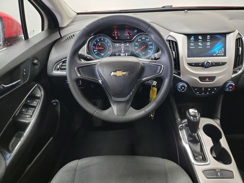 Used 2018 Chevrolet Cruze LS FWD image 21