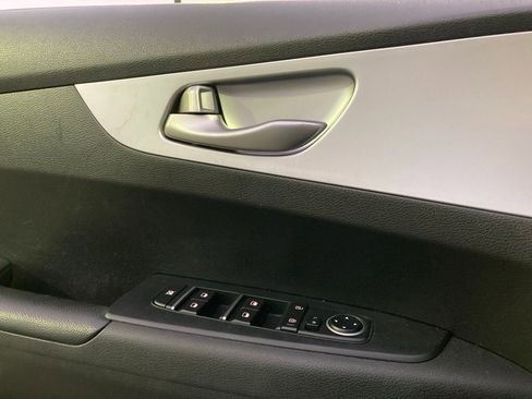 Used 2023 Kia Forte LXS image 13