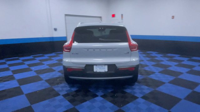 Used 2022 Volvo XC40 T5 Momentum AWD/4WD image 7