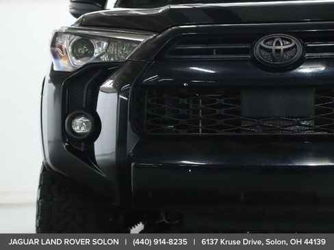 Used 2021 Toyota 4Runner SR5 Premium w/ Moonroof Package AWD/4WD image 42