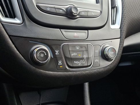 Used 2017 Chevrolet Malibu LS image 14