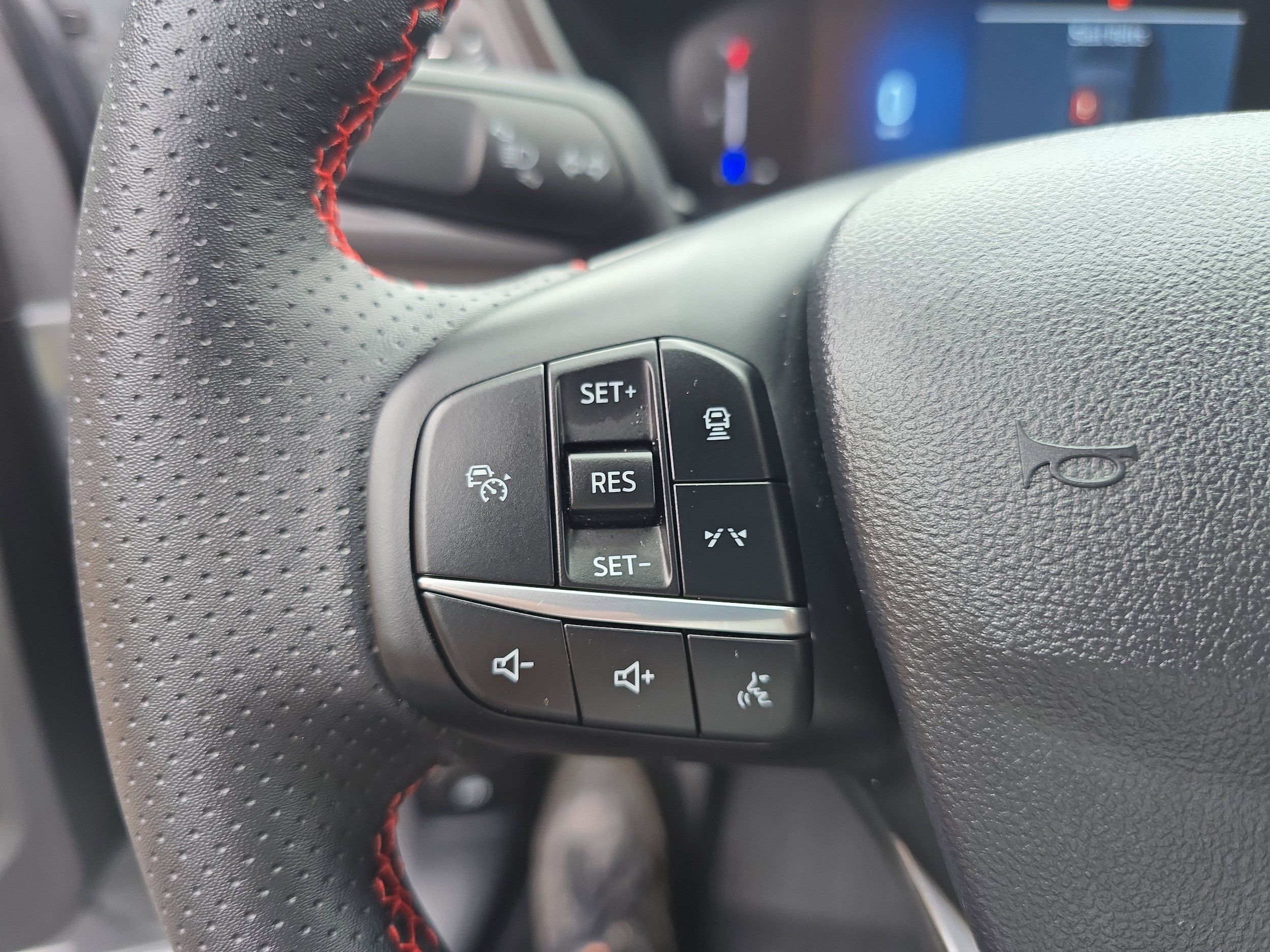 Used 2024 Ford Escape ST-Line w/ Tech Pack #1 AWD/4WD image 13