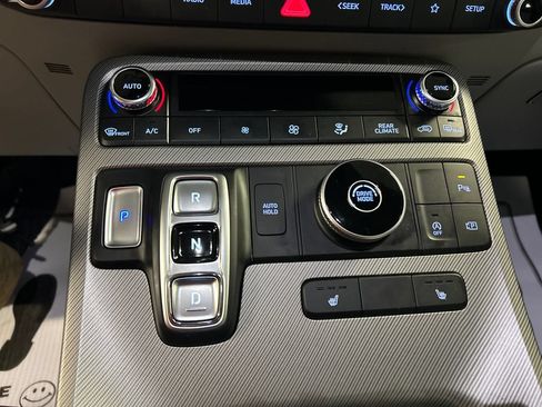 Used 2024 Hyundai Palisade SEL FWD image 17