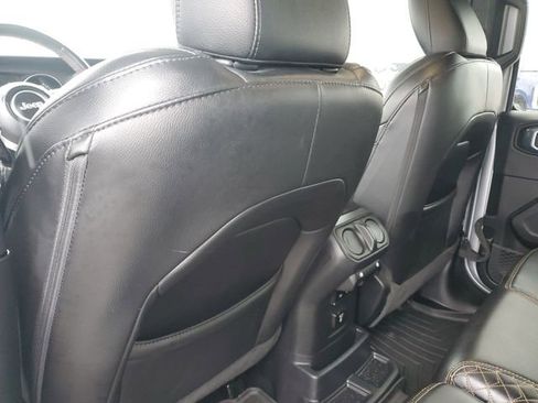 Used 2023 Jeep Wrangler Unlimited Sahara image 27