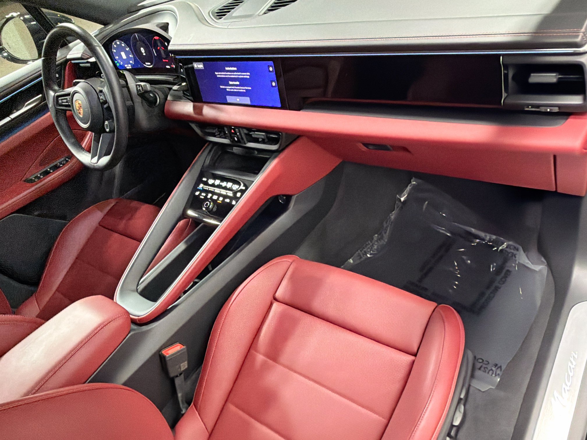 Certified 2026 Porsche Macan Electric RWD image 16