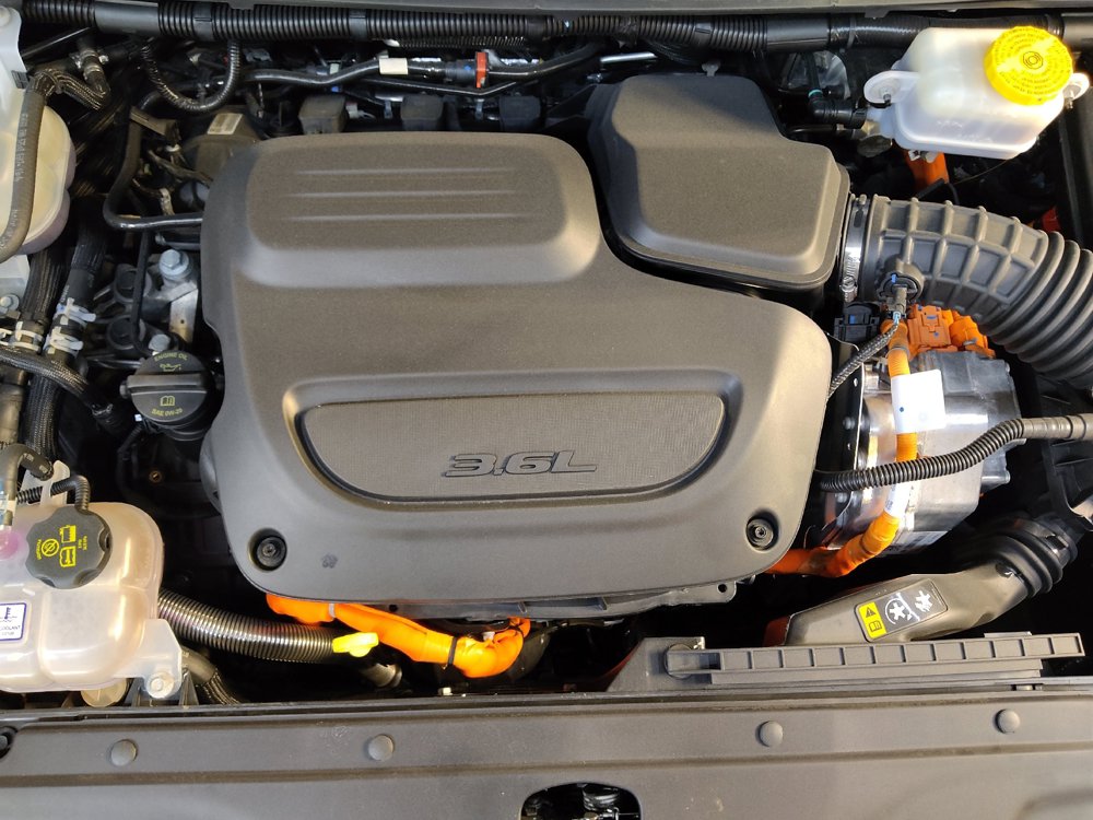 Used 2024 Chrysler Pacifica Limited FWD image 30