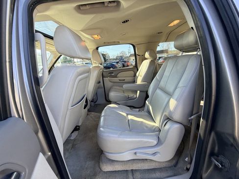 Used 2007 Chevrolet Suburban LT w/ LT Preferred Equipment Group image 45