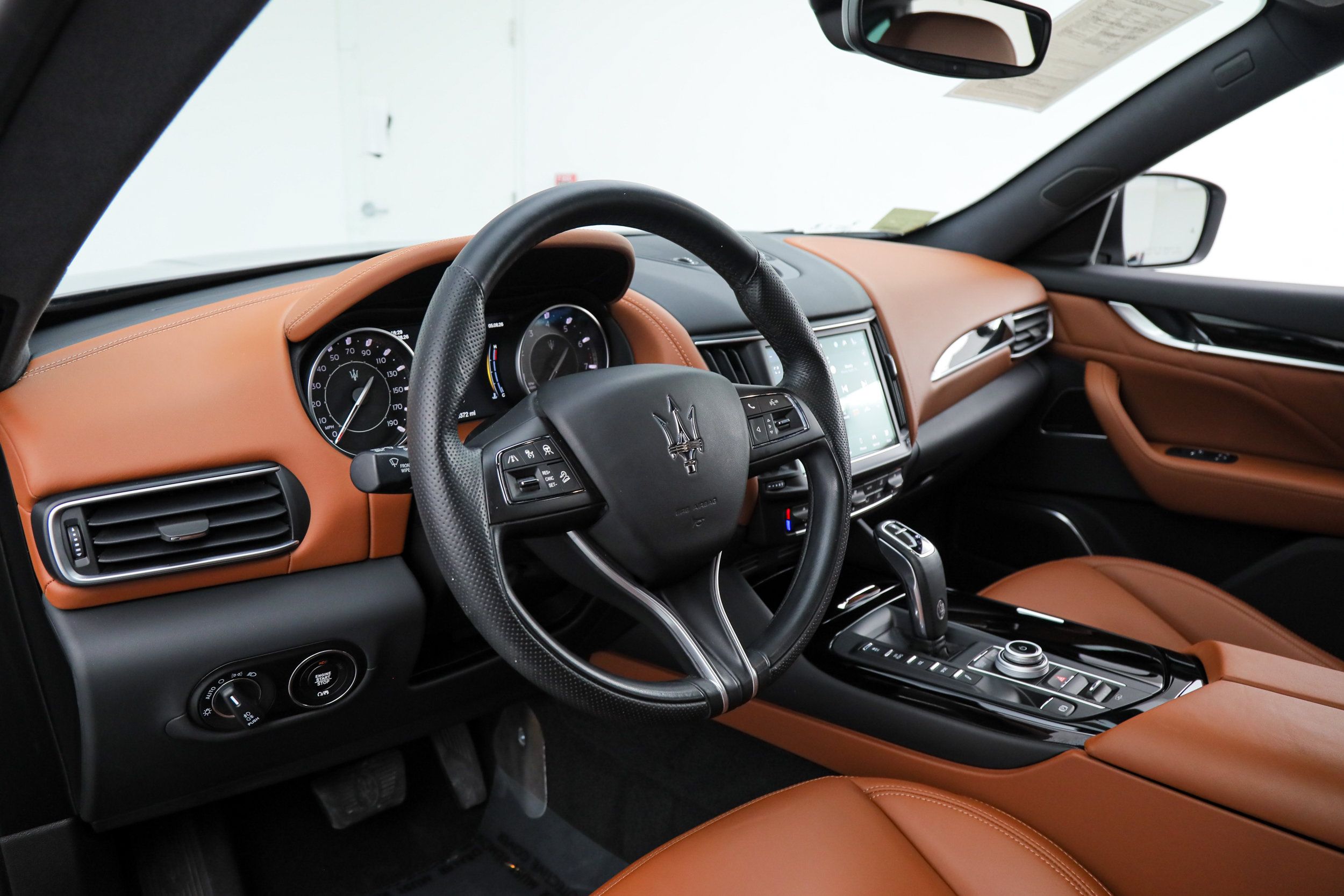 Certified 2023 Maserati Levante GT AWD/4WD image 14