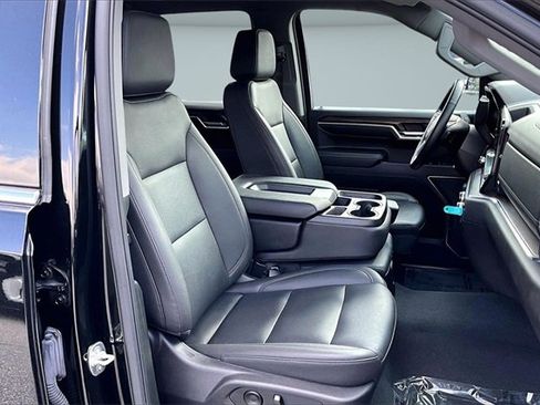 Used 2025 GMC Sierra 1500 SLT image 30