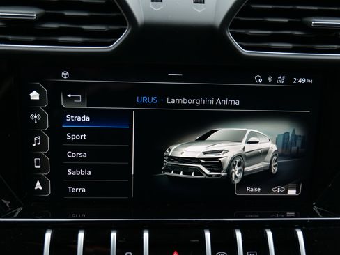 Used 2021 Lamborghini Urus image 28