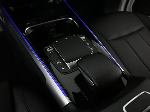 Used 2022 Mercedes-Benz GLB 250 image 13