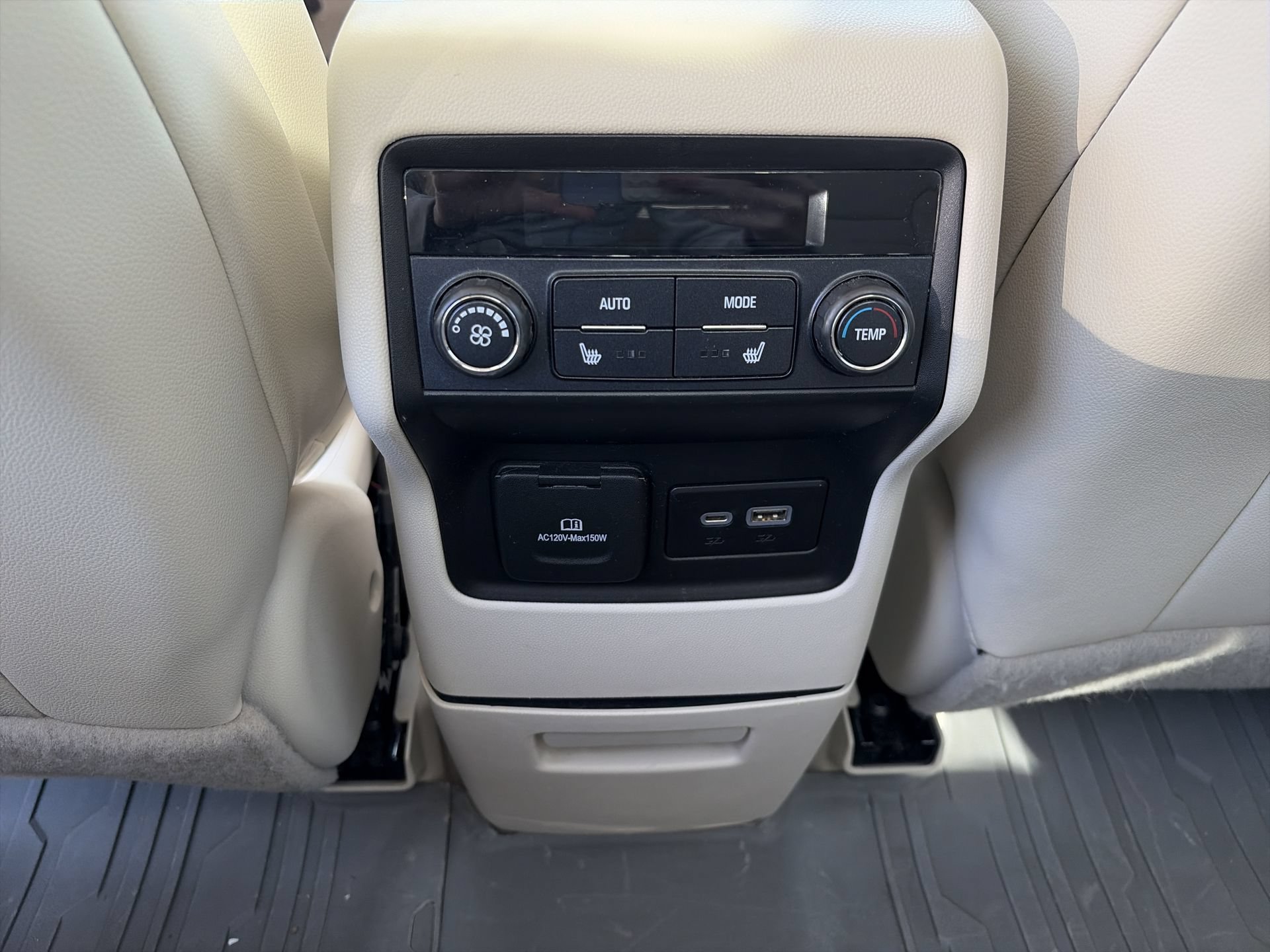 Used 2021 GMC Acadia Denali w/ Denali Technology Package AWD/4WD image 23