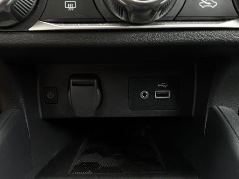 Used 2025 Nissan Versa SV FWD image 23