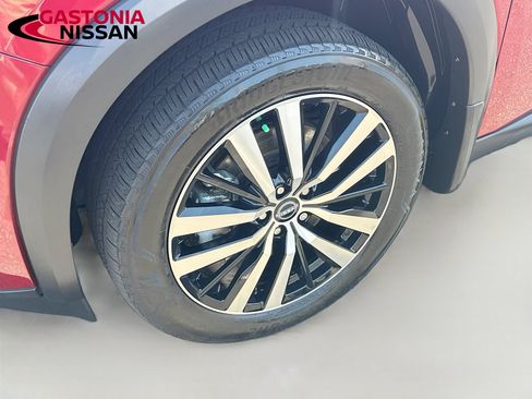 Used 2024 Nissan Pathfinder Platinum w/ Cargo Package FWD image 39