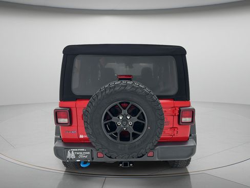 Used 2024 Jeep Wrangler Unlimited AWD/4WD image 4