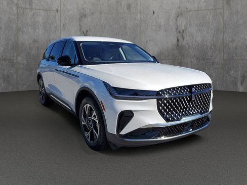 New 2026 Lincoln Nautilus Premier image 31