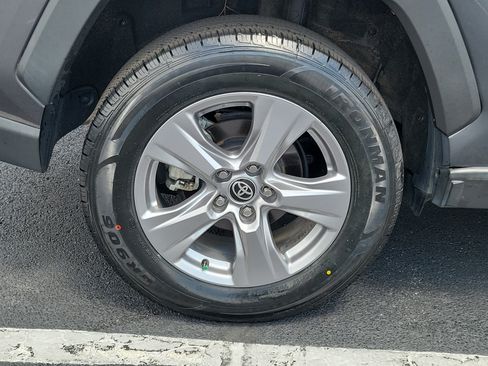 Certified 2022 Toyota RAV4 XLE w/ Convenience Package FWD image 6