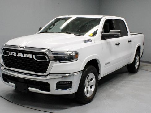 Used 2025 RAM 1500 Big Horn AWD/4WD image 7