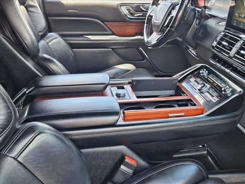 Used 2021 Lincoln Navigator Reserve image 22
