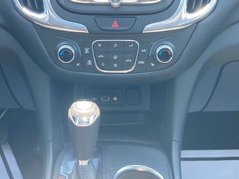 Used 2019 Chevrolet Equinox LT w/ Sun & Navigation Package AWD/4WD image 19