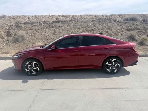 Used 2023 Hyundai Elantra Limited image 5