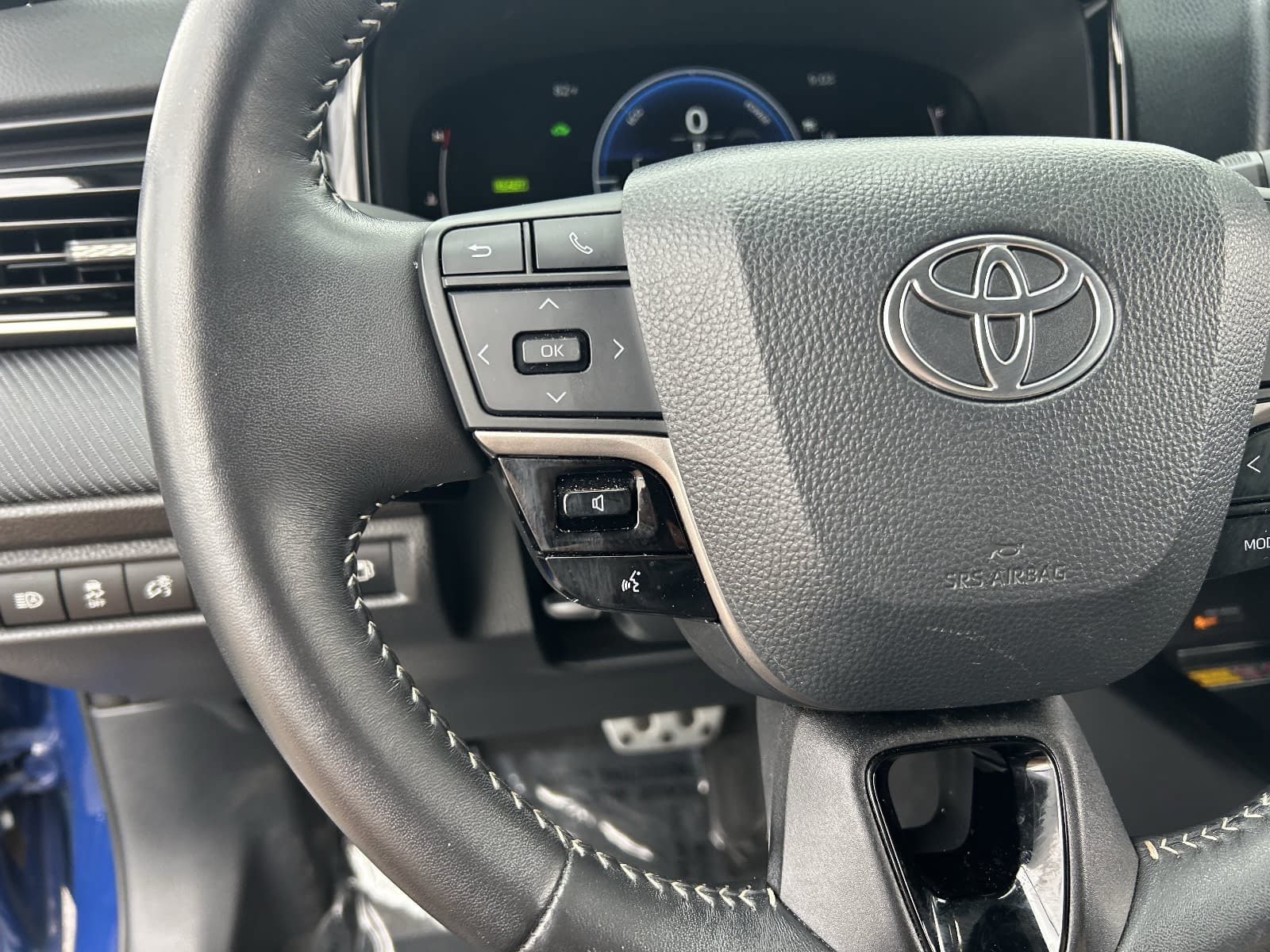 Used 2025 Toyota Camry SE FWD image 28