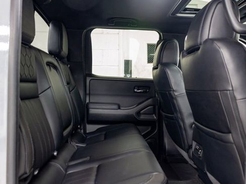 Used 2022 Nissan Frontier PRO-4X w/ Pro-4X Premium Package image 6