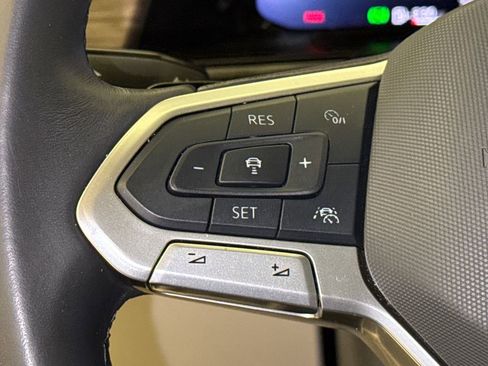 Used 2025 Volkswagen Atlas SEL Premium R-Line AWD/4WD image 32