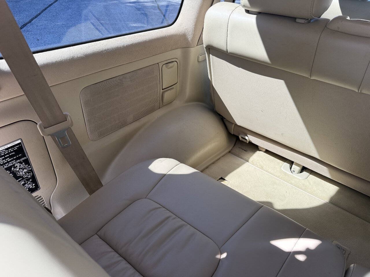 Used 2005 Lexus LX 470 4WD w/ Preferred Accessory Pkg image 69