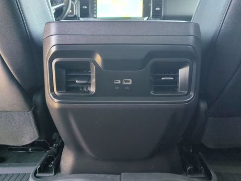 Used 2024 Chevrolet Silverado 1500 LT Trail Boss w/ LT Trail Boss Premium Package AWD/4WD image 30