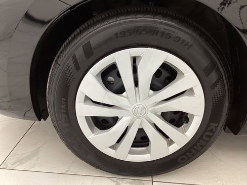 Used 2025 Nissan Versa S FWD image 42